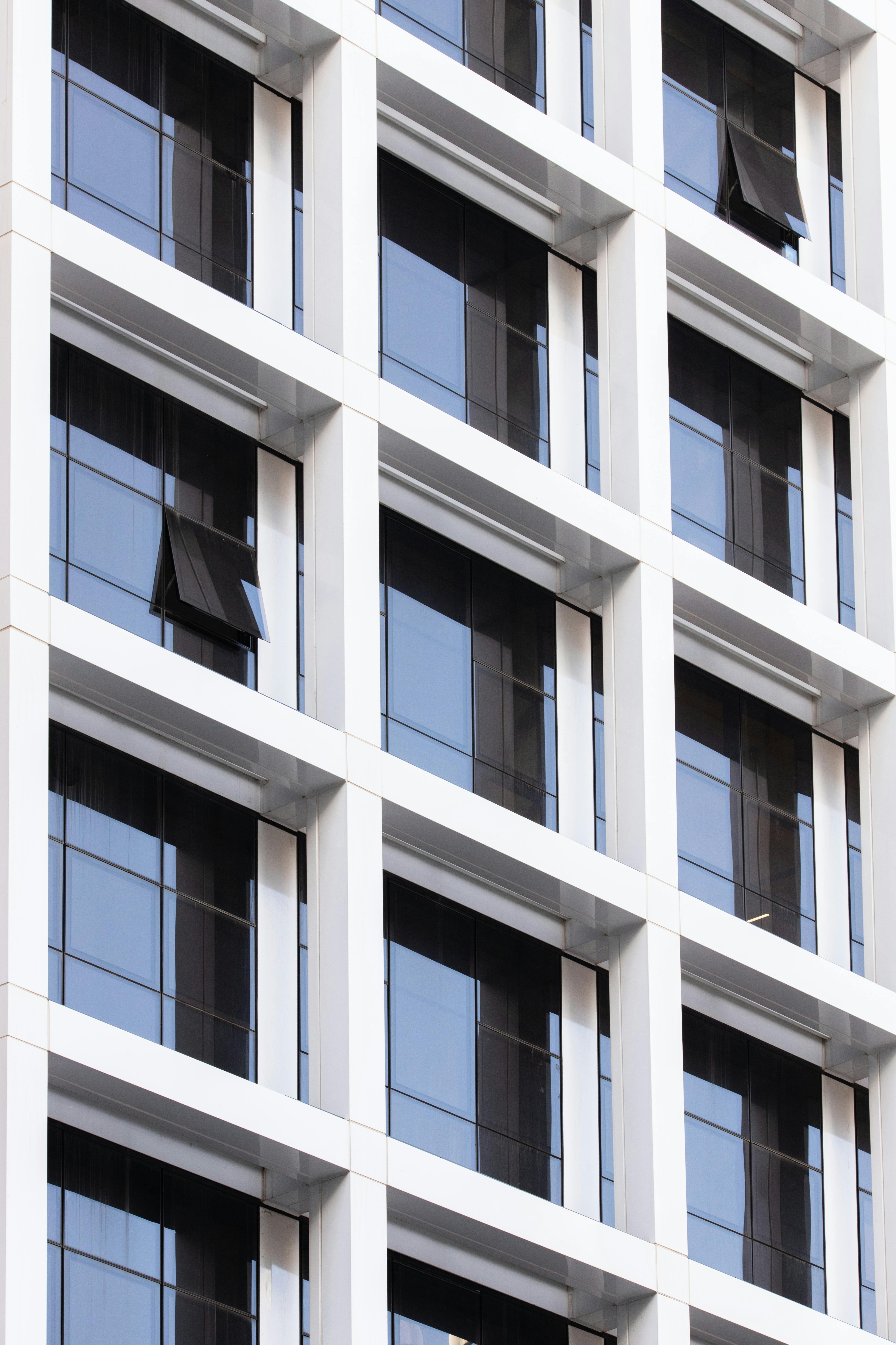 High-performance aluminum facade systems for modern architecture